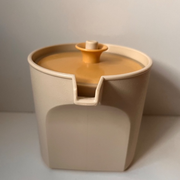 Vintage Tupperware Creamer 1414-6 - Picture 3 of 7